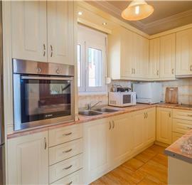 5 bedroom villa with pool, near Acharavi, sleeps 9